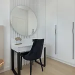 Polanki Aqua With Parking By Renters Prestige Apartment